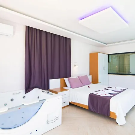 Dreamy With Private Pool And Jacuzzi In Kas